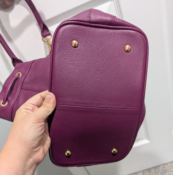 Ora Delphine Berry Pink Pebbled Leather Convertible Claire Bucket Handbag - Picture 6 of 11